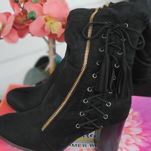 Women's boot. Size 8 1/2
